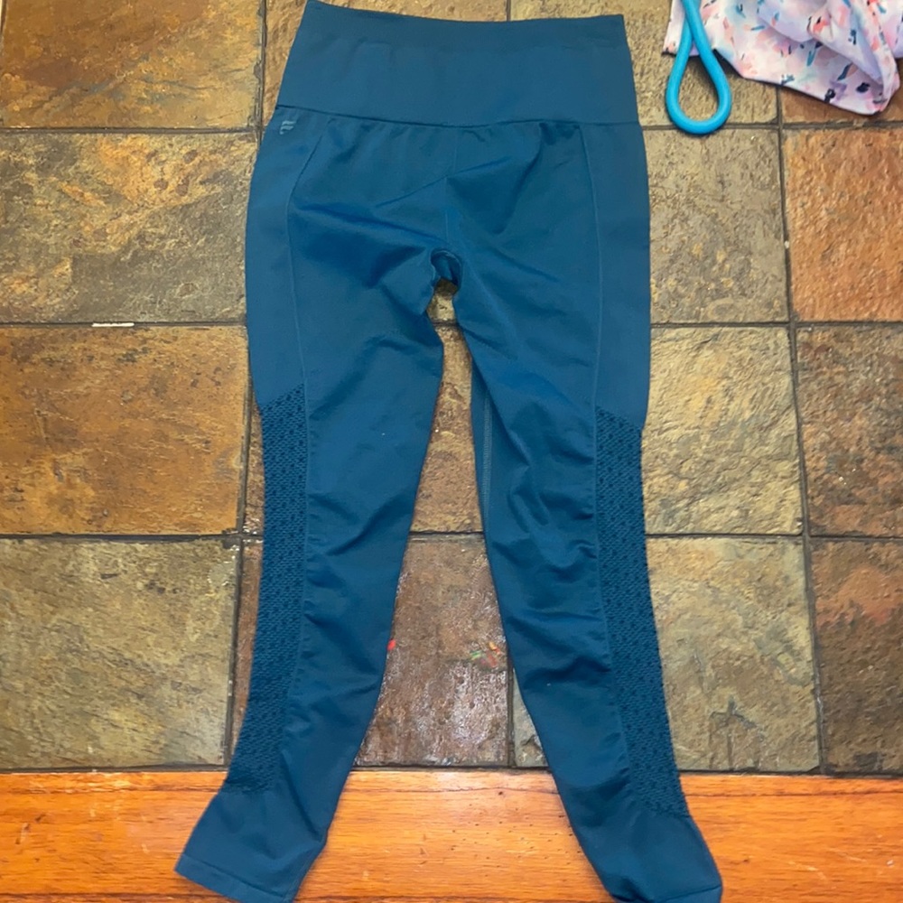 Blue fabletics leggings